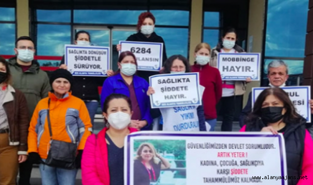Alanya'da sağlıkçılar eylem yaptı