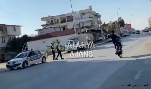 Alanya'da tek teker yapan gençlere ceza!