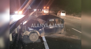 Alanya’da zincirleme kaza: 1’i ağır 2 yaralı