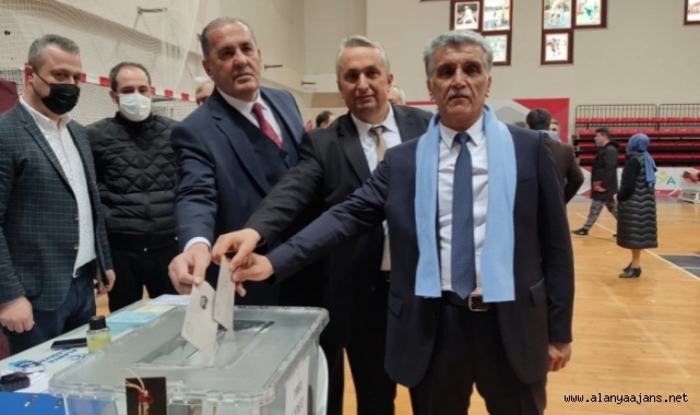 Alanya Minibüsçüler Odası'nda yeni Başkan Özkan oldu
