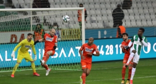 Alanyaspor 3 puanı 3 golle aldı