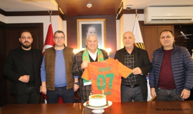 Alanyaspor'un, Altay deplasmanı sponsoru Neva Outlet oldu