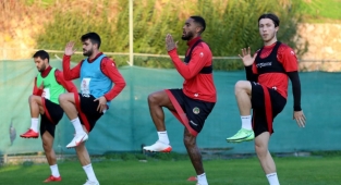 Alanyaspor yeni yılın ilk antrenmanını yaptı