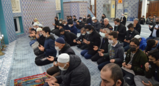 Bu cuma yine buluştular