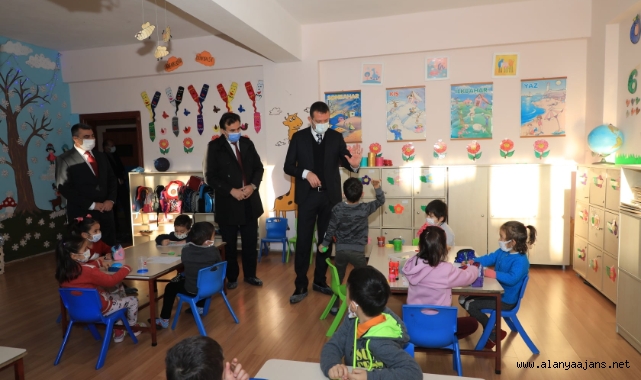 Kaymakam Ürkmezer okul ziyaretlerine devam ediyor