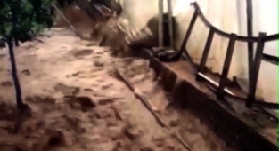 Toslak’ta seralar su altında kaldı