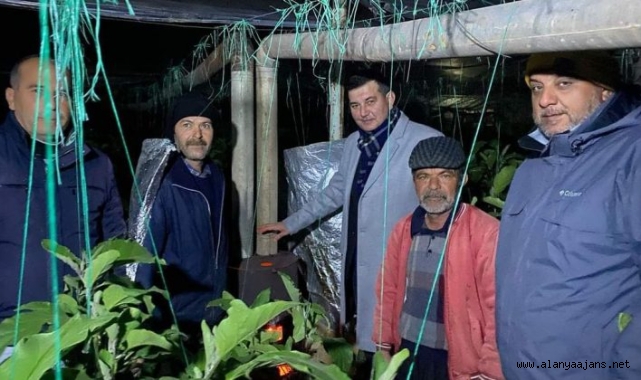 Türkdoğan’dan nöbet tutan çiftçiye destek
