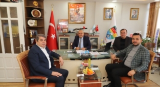 Ak Parti'den odalara 'hayırlı olsun' ziyareti