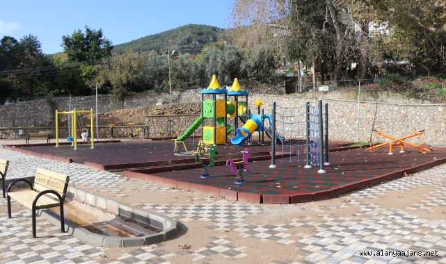 Alanya Belediyesi çocukların yüzünü güldürmeye devam ediyor