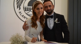 Alanya’da 9 çift evlilik için 14 Şubat’ı tercih etti