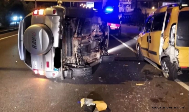Alanya’da cip ile ticari taksi çarpıştı: 1 yaralı
