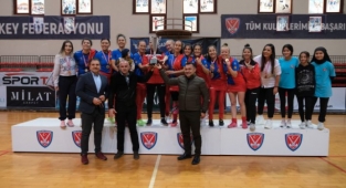 Alanya'da düzenlenen turnuvada şampiyon Gaziantep Polisgücü