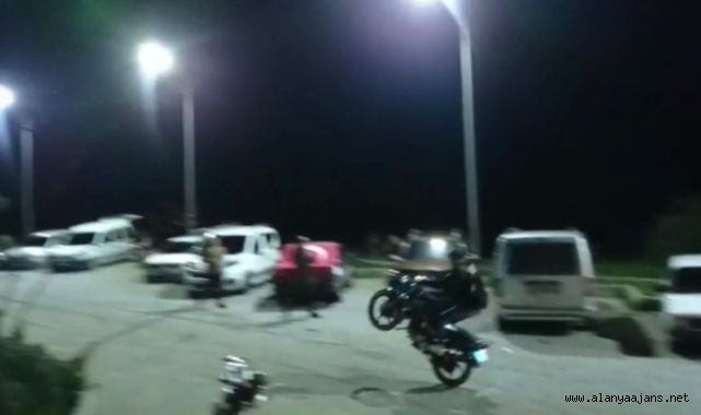 Alanya'da gençler ölüme meydan okudu