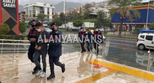 Alanya’da göçmen kaçakçıları tutuklandı