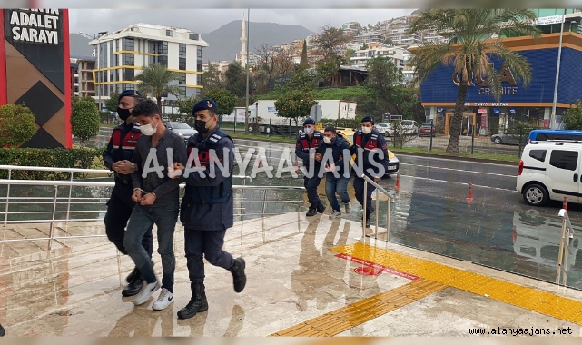 Alanya’da göçmen kaçakçıları tutuklandı