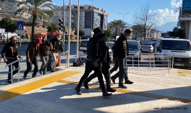Alanya'da oto fareleri tutuklandı
