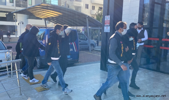 Alanya’da polisten fuhuş operasyonu: 3 tutuklama