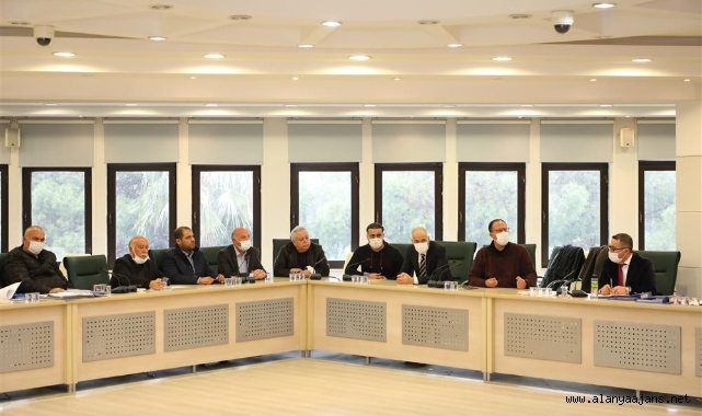 Alanya’da sahil büfelerinin kontrolü ALTİD’e devredildi