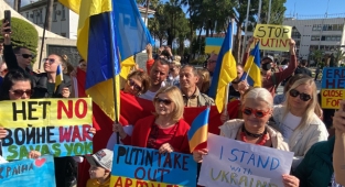 Alanya'da yaşayan Ukraynalılar, Putin'i protesto etti