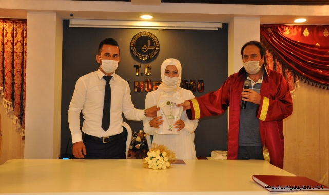 Alanya Müftülüğü'nce 183 resmi nikah kıyıldı
