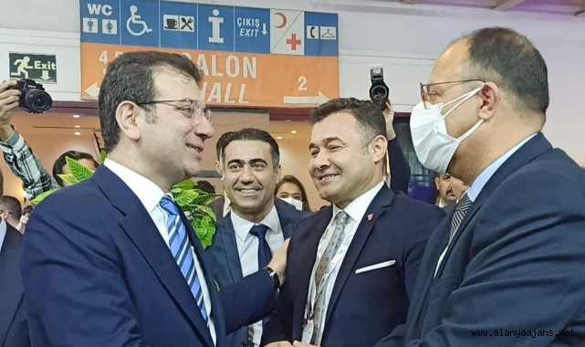 Ekrem İmamoğlu Alanya standını ziyaret etti