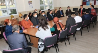 Fatih Ürkmezer öğretmenlerle buluştu