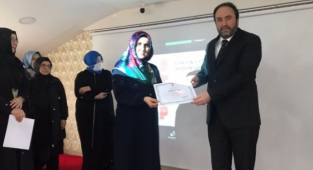 Müftü İlhan, Tashih-i Huruf Kursu’nu tamamlayanlara belgelerini takdim etti