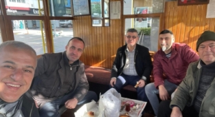 Akkaya güne Can Taksi’de çay ve simitle başladı