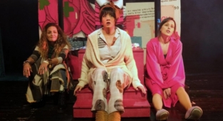 Alanya Belediye Tiyatrosu’nun yeni oyunu izleyiciyle buluştu