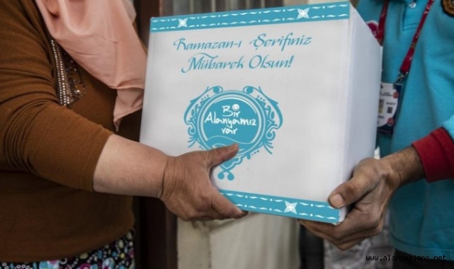 Alanya Belediyesi Ramazan kolisi dağıtımına başladı