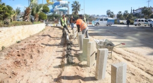 Alanya Belediyesi Türkler'de parke yol yapıyor