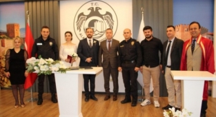Alanya’da asayiş komiseri meslektaşıyla evlendi