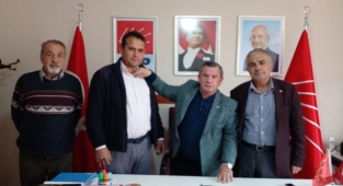 Alanya'da eski muhtar CHP'ye üye oldu