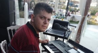 Alanya’da genç müzisyen evinde ölü bulundu