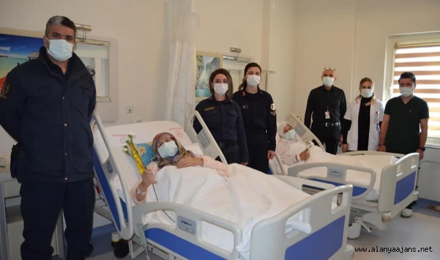 Alanya'da jandarma yaşlıları unutmadı