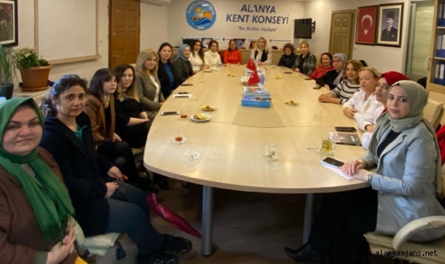 Alanya’da kadınlar 8 Mart için toplandı