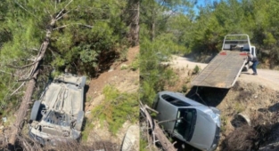 Alanya’da kontrolden çıkan otomobil bahçeye uçtu!