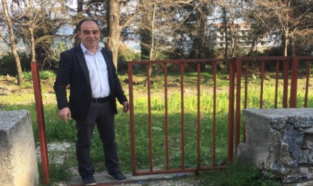 Alanya’da mezarlığın demir kapısını çalanlar yakalandı