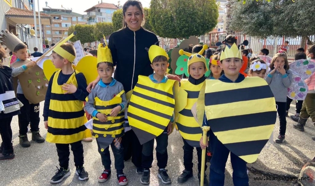 Alanya'da minik öğrencilerden farkındalık etkinliği