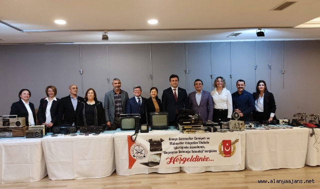 Alanya’da ziyaretçileri geçmişe götüren sergi açıldı