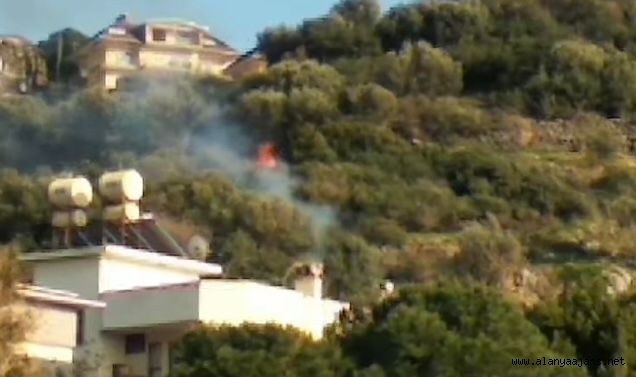 Alanya Kalesi’nde korkutan yangın!