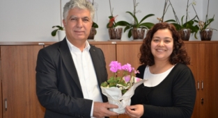 Başkan Böcek'ten kadın personellere 1 gün izin