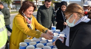 Büyükşehir’den Berat Kandili’nde lokma ve helva ikramı