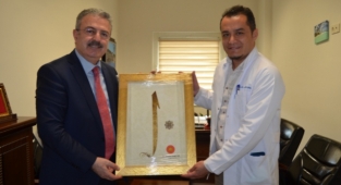 Coşkun, Alanya'daki sağlık çalışmalarını övdü