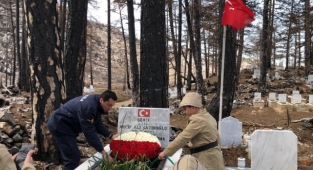 Güzelbağ’da jandarma ve öğrenciler şehitleri unutmadı