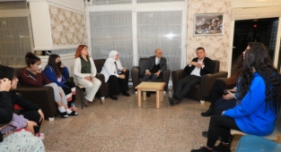 Kaymakam Ürkmezer, Alanya’da eğitim gören öğrencilerin sıkıntılarını dinledi