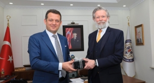 Kaymakam Ürkmezer’den İsveç’e teşekkür