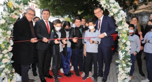 Kaymakam Ürkmezer kütüphane açılışına katıldı