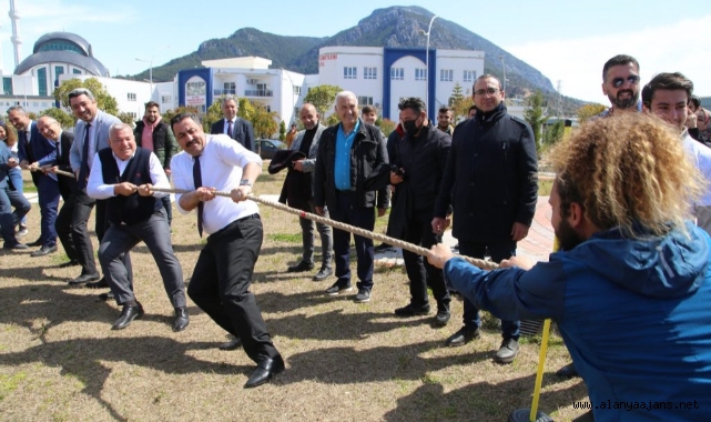 Mehmet Şahin üniversiteli öğrencilerle yarıştı