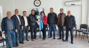 Muhtarlardan Keyaoğlu’na teşekkür plaketi